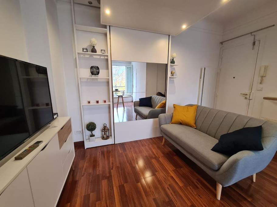 Studio A 2 Pas De La Gare Sartrouville Exterior photo