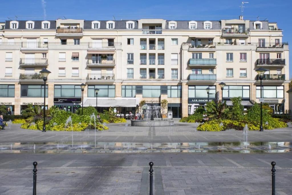 Studio A 2 Pas De La Gare Sartrouville Exterior photo